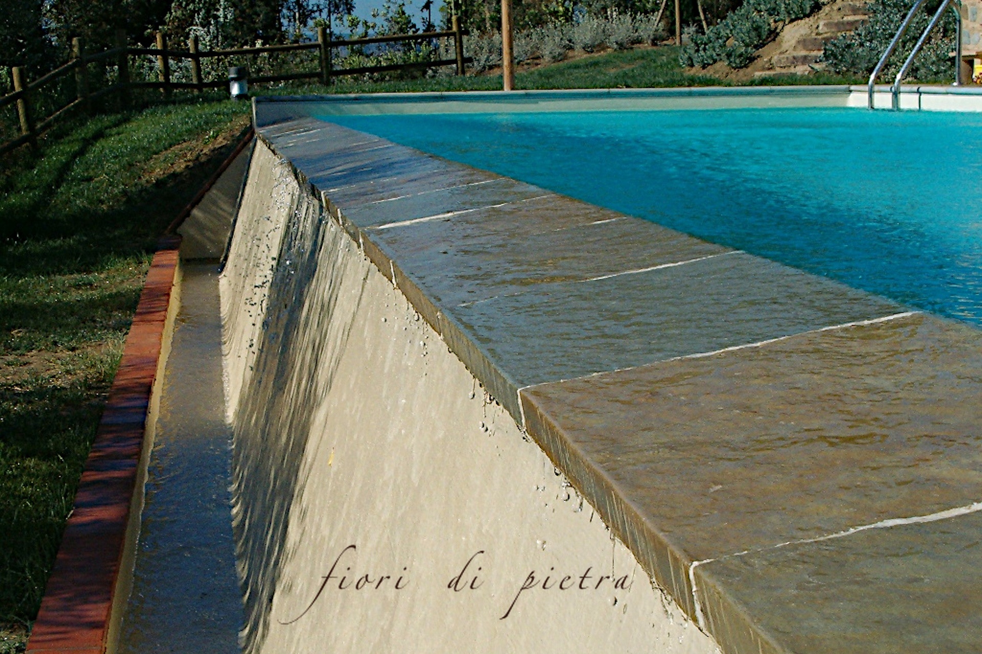 Projects Piscine with IRON BROWN stone