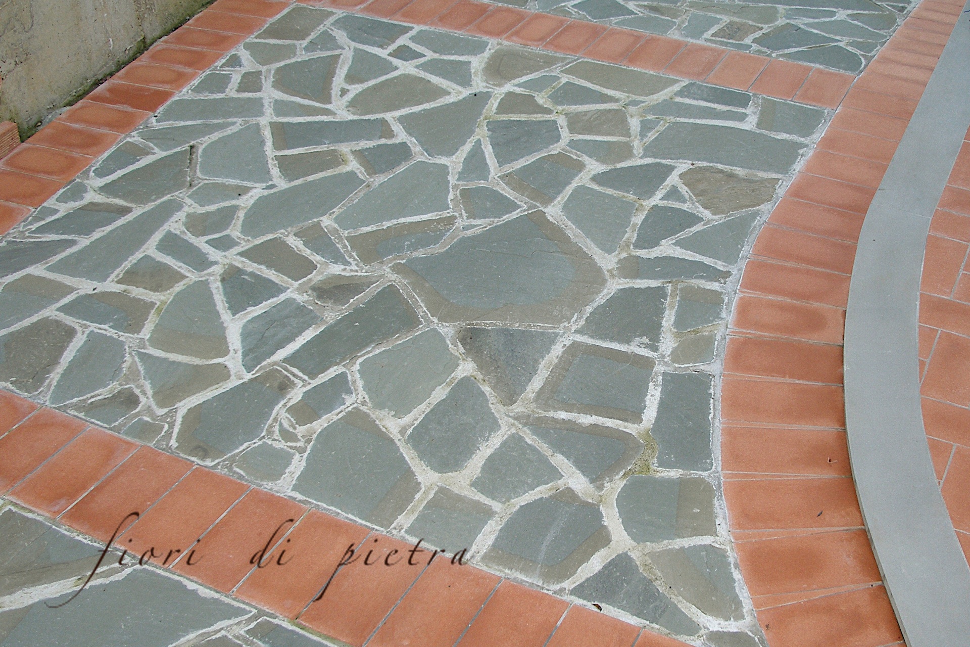 Realizzazione Pavimenti in pietra PIETRA FORTE