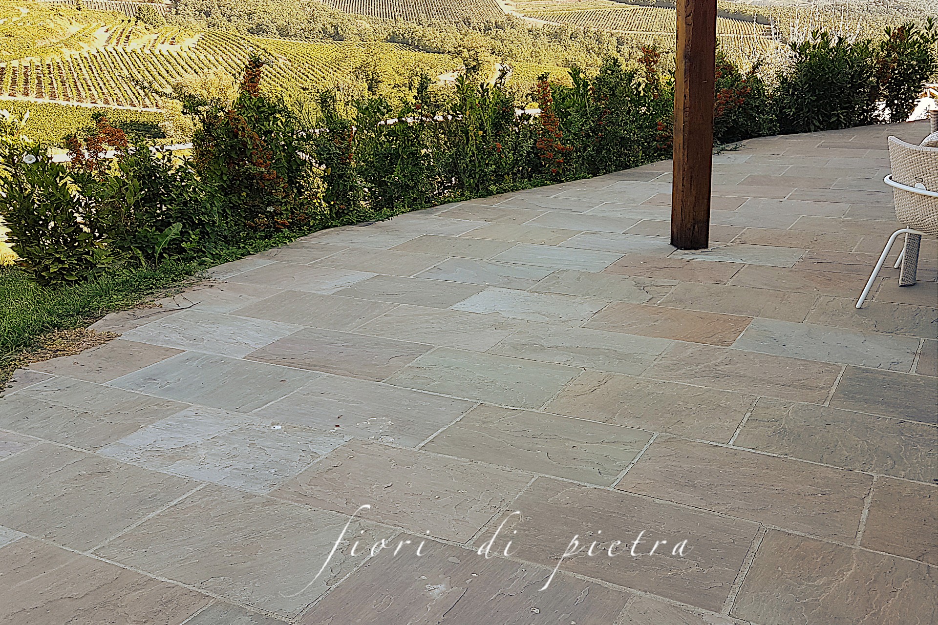 Projects Pavimenti with SAND BROWN stone